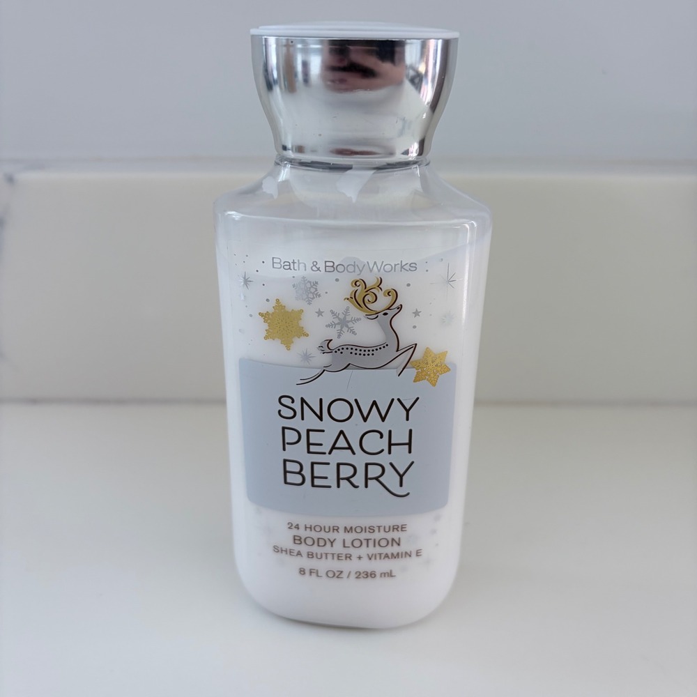 Bath & Body Works Snowy Peach Berry Body Lotion 8oz Shea Butter Vitamin E